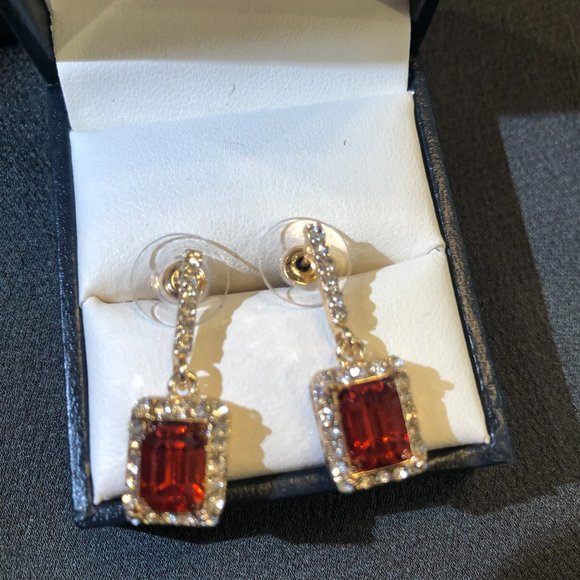 Hudson's Bay Orange Sparkle Earrings Capture The Joy of Spring. - Picture 2 of 4